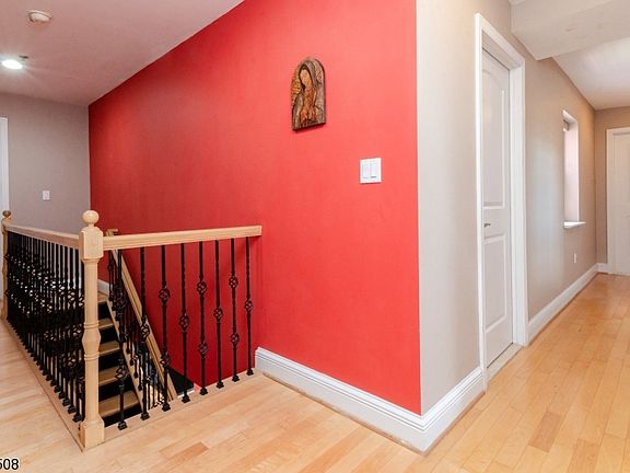5th image of 70 S Munn Ave APT 1107