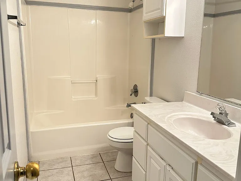604 Kline Ave #B — Photo 7