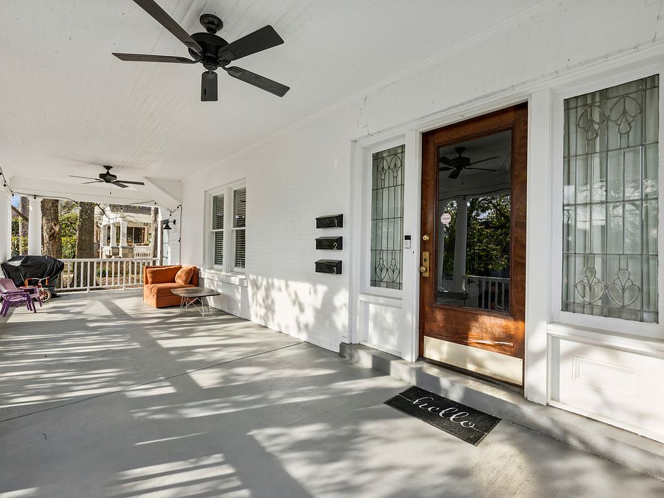 Large front porch for unit 1