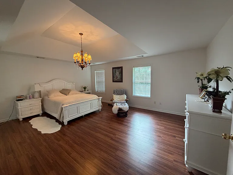 1927 Longmont Dr — Photo 12