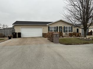 600 E Wood Dr, Mc Lean, IL 61754