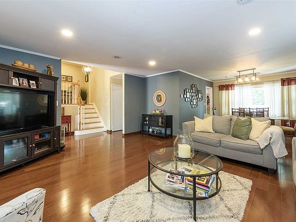 3rd image of 631 Bellmore Ave