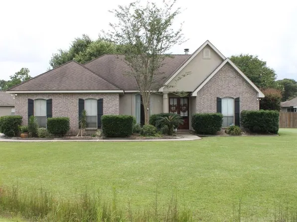 317 Prince Dr, Madisonville, LA 70447