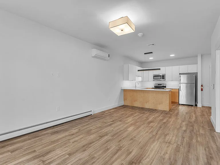 121 Shea Dr — Photo 36