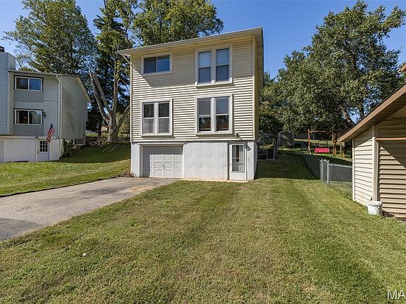 4th image of 7053 Albermarle Ct