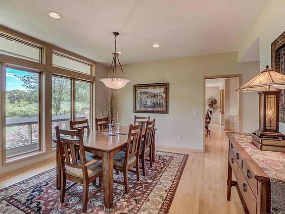 5th image of 887 Jasmine Avenue Pl N