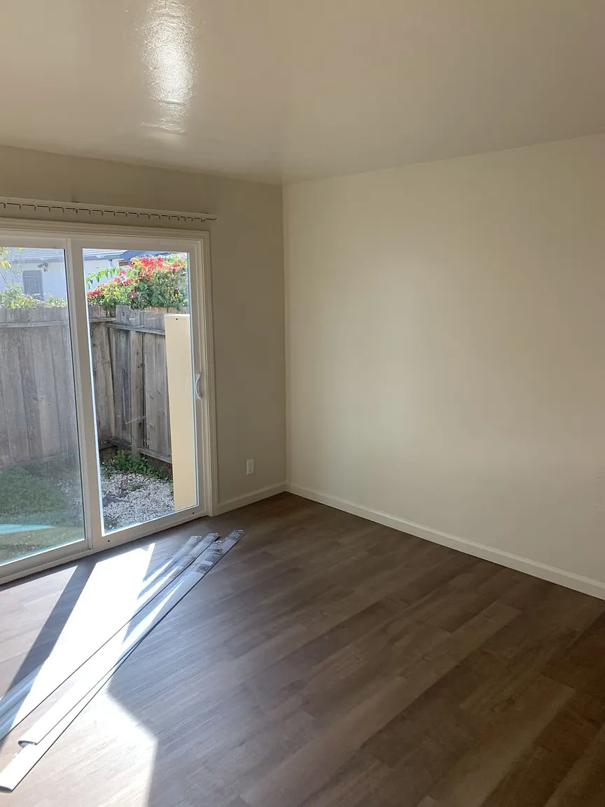 16119 Maubert Ave APT B photo 1