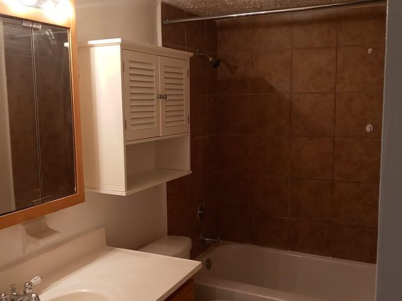 2nd image of 3719 Ohio Ave #9