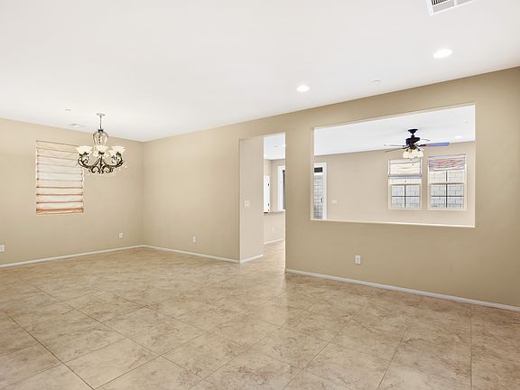 4th image of 931 Harbor Ave