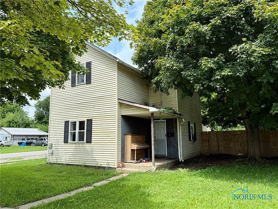 1st image of 126 W Hicks St