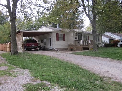 2nd image of 703 W 4th St