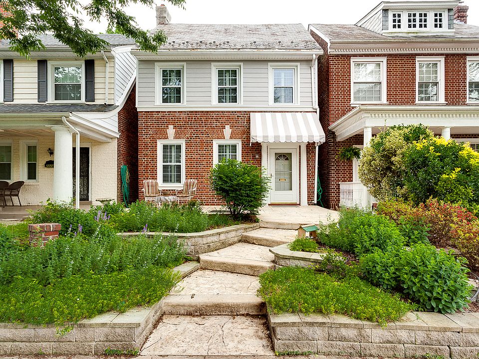 1st image of 2325 Rosewood Ave