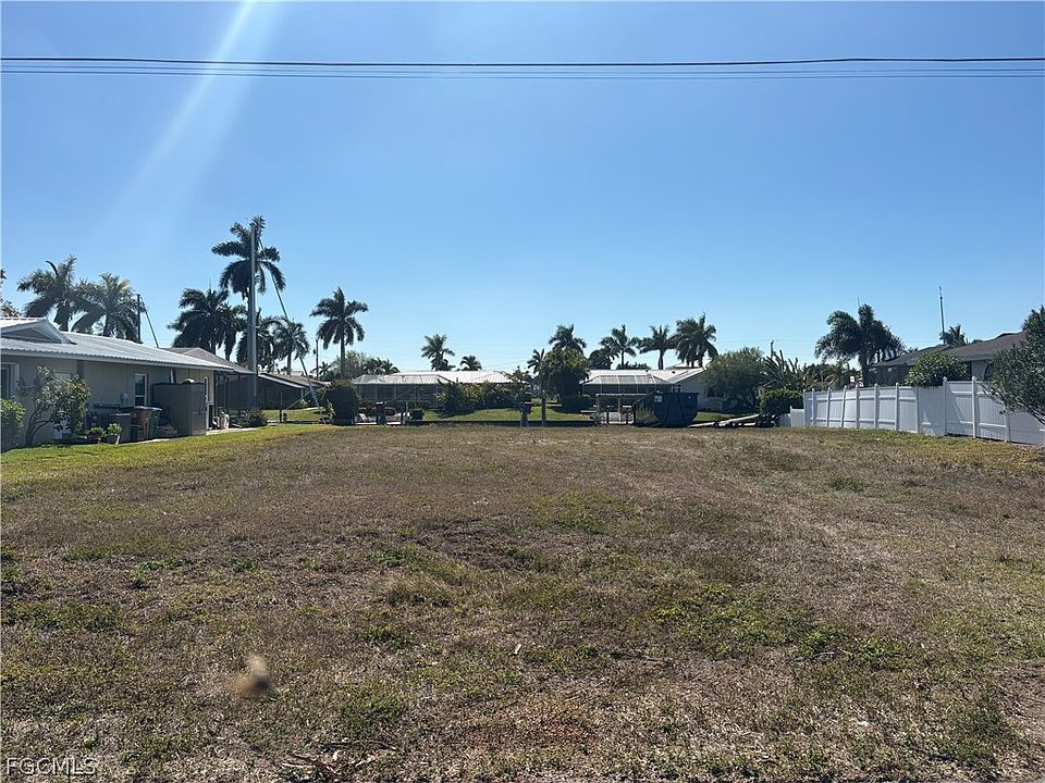 1st image of 1930 SE 37th St