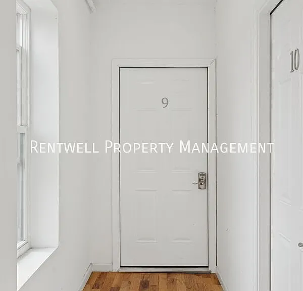120 E Main St #9 — Photo 12