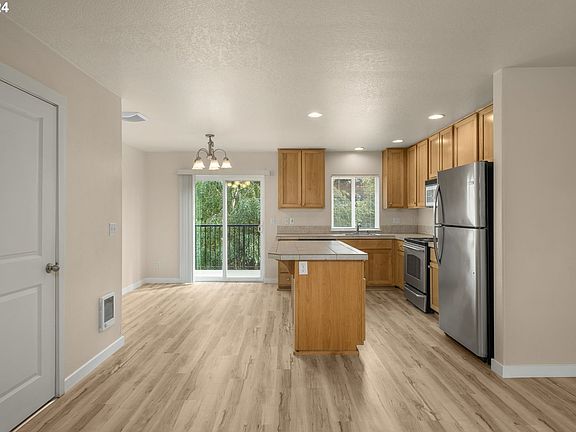 3rd image of 6115 NE 34th St