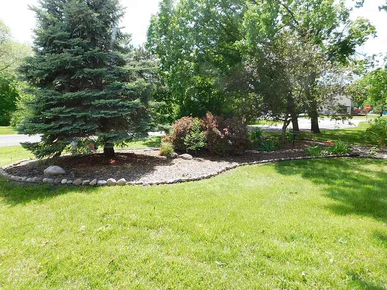 825 Woodgate Dr — Photo 25