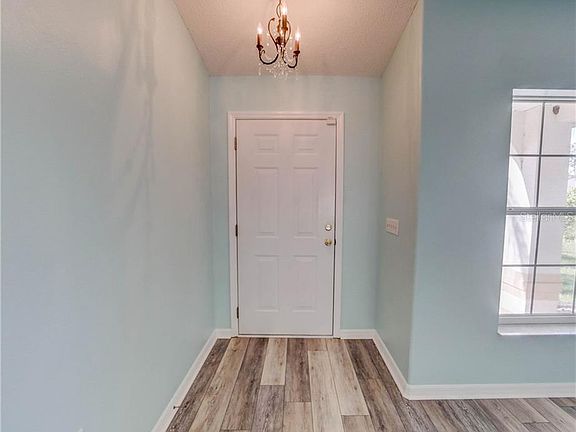 3rd image of 159 Parkview Dr