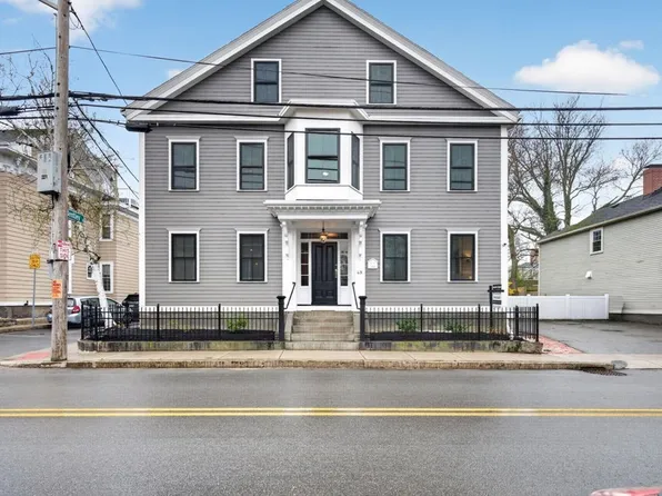 49 Essex St #2L, Salem, MA 01970