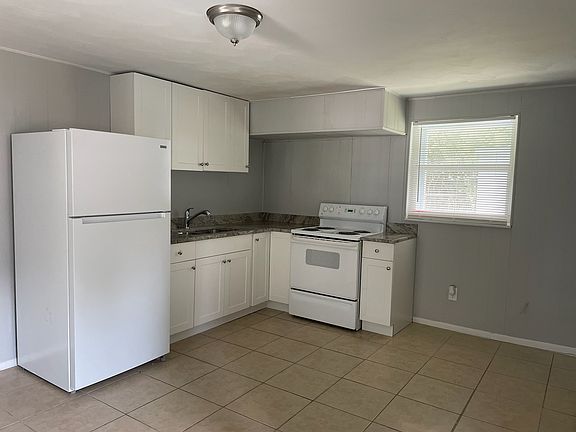 4th image of 1414 14th St E #A
