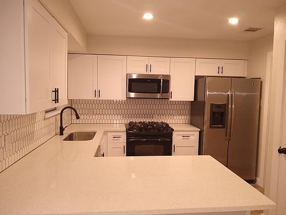 3rd image of 6912 Riverton Dr