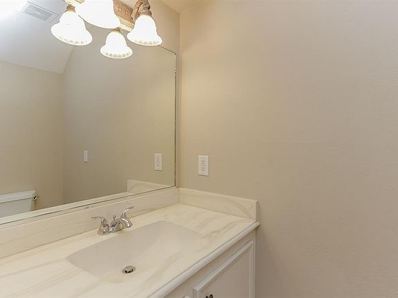 3rd image of 11702 Stillwater Dr