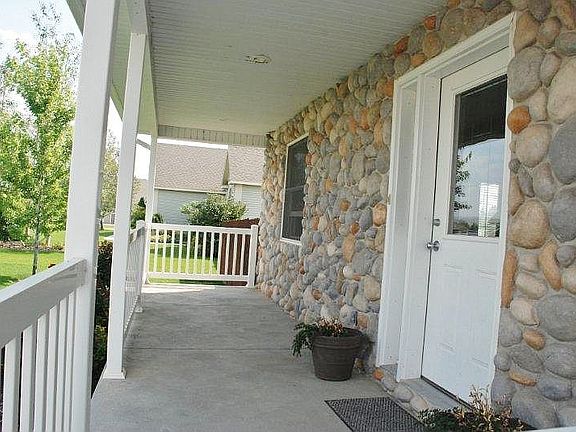 2nd image of 402 S Heath Ln
