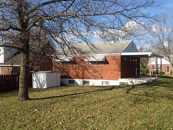 3rd image of 8688 Darnell Ave