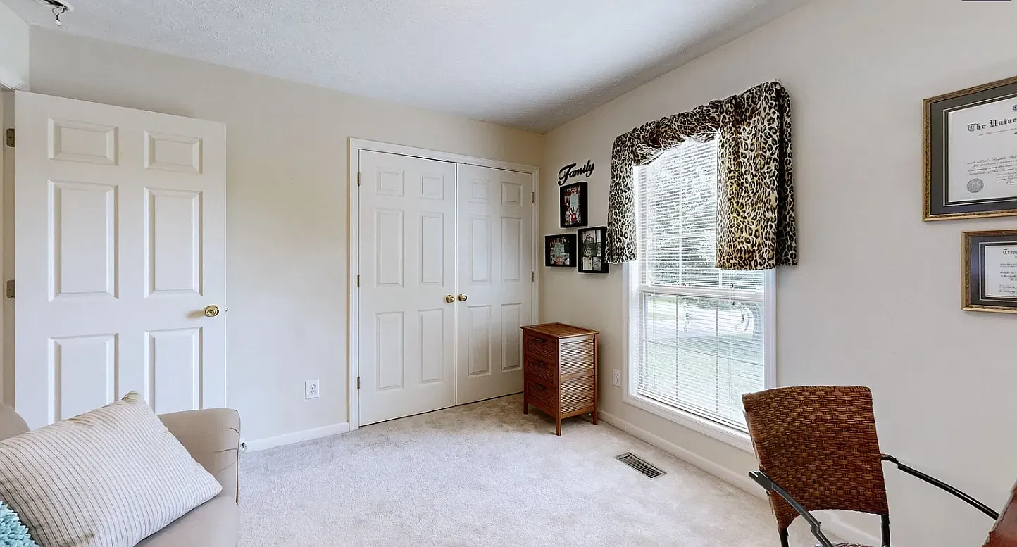 3 bed, 1379 sqft, $2,400 — Photo 3