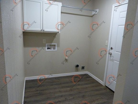 4th image of 1313 Mission Dr #B