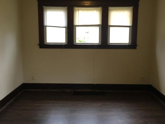 5th image of 903 Warren Ave