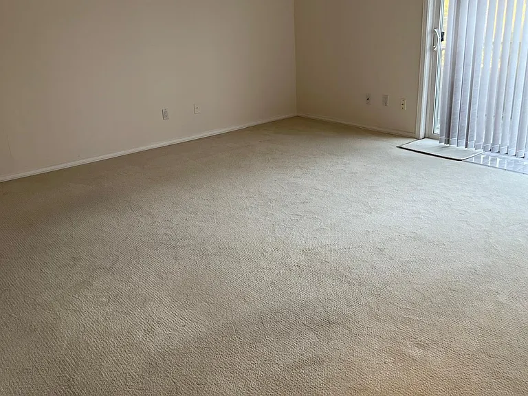 11108 NE 68th St #428 — Photo 7