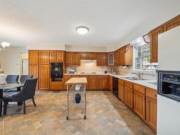 4th image of 4018 Flandre Cove Ct