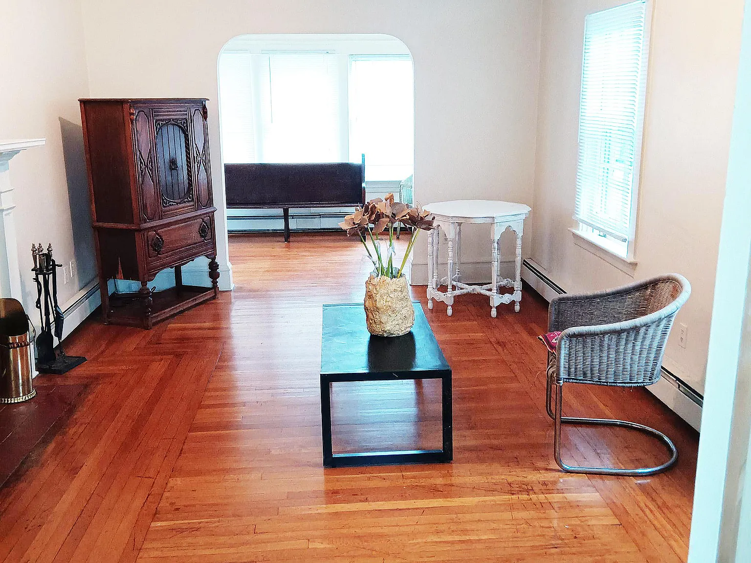 3 bed, 1900 sqft, $2,900 — Photo 2