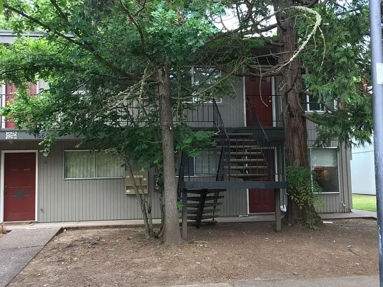 1668 Ferry St #3 — Photo 2