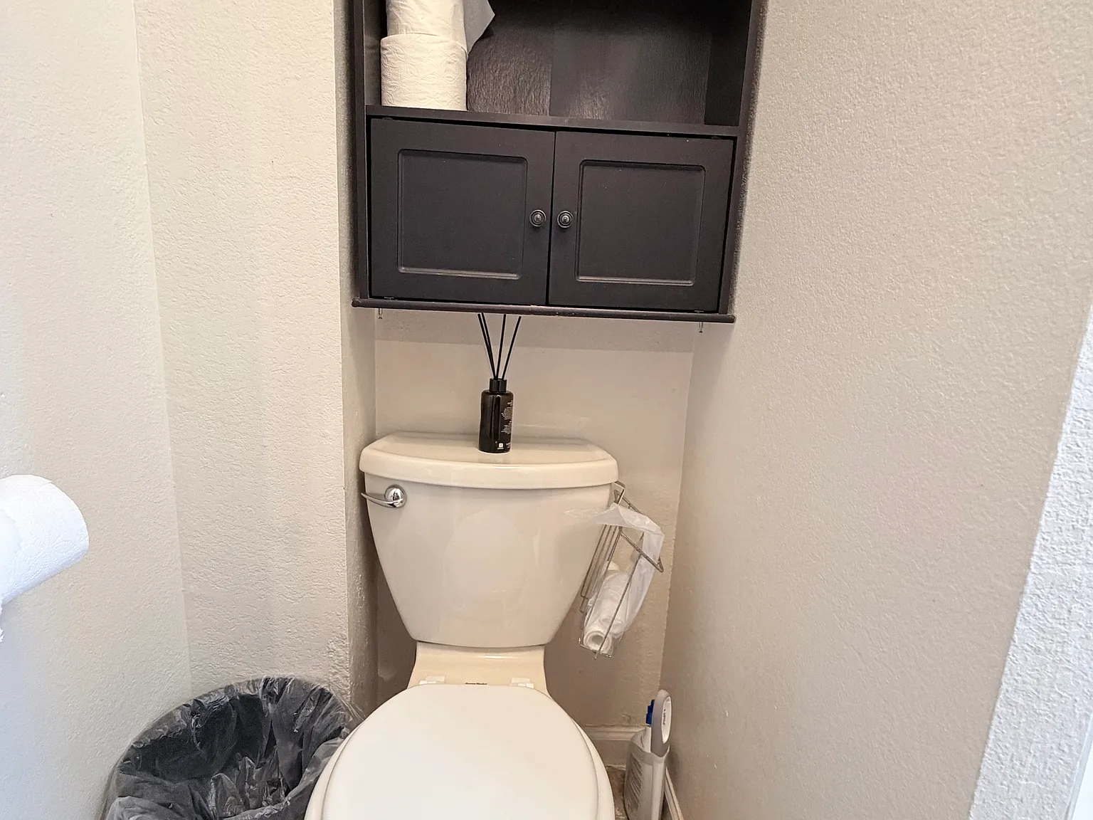 3 bed, 1100 sqft, $2,250 — Photo 3