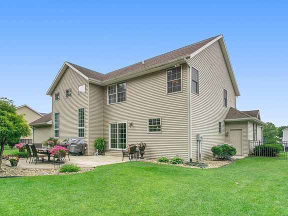 4th image of 51300 Eaglewood Dr