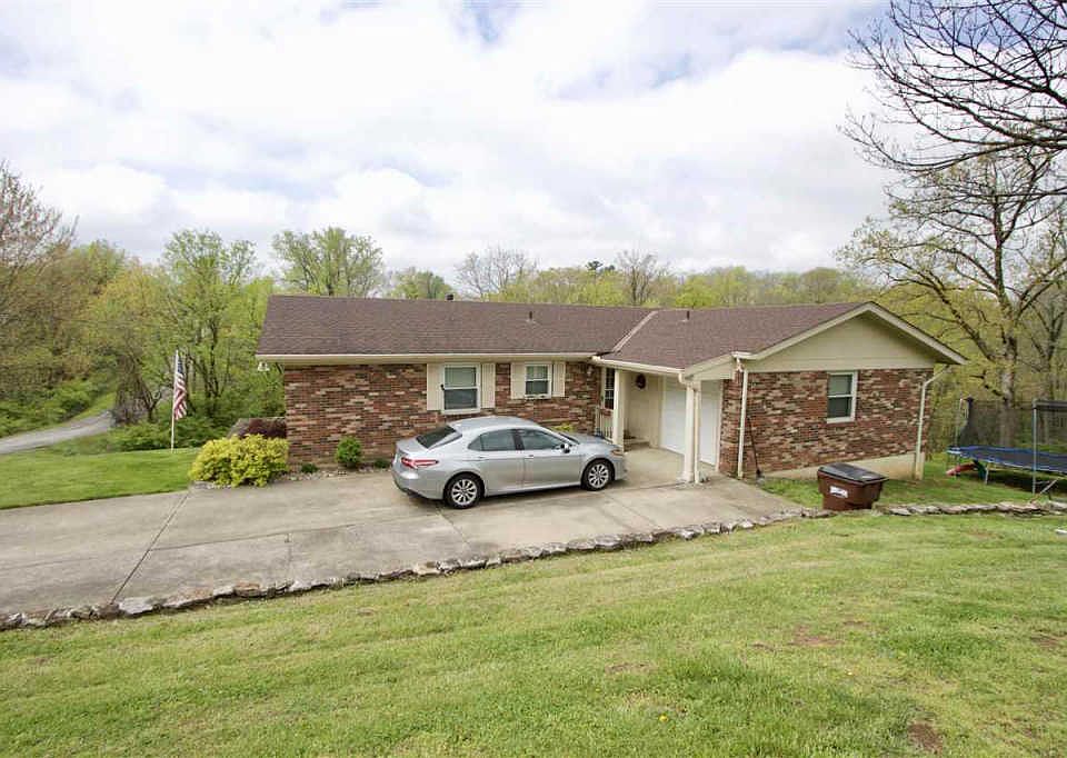 1st image of 678 Crawford Dr