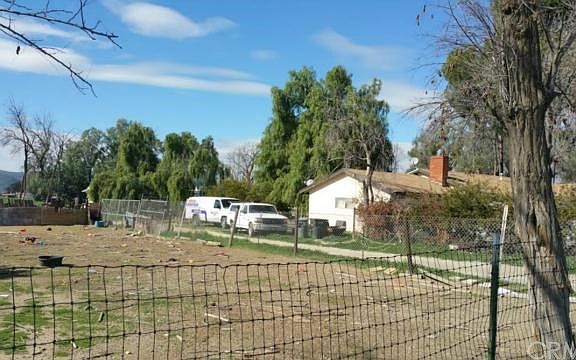 5th image of 760 S Lyon Ave
