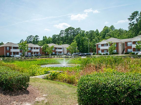3rd image of 2833 Holly Glen Dr APT B