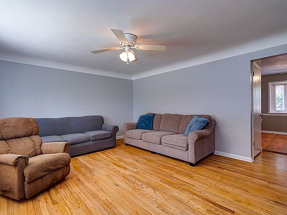 2nd image of 6678 Woodcrest Dr