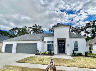 200 Long Oak Ln, Youngsville, LA 70592