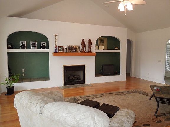 5th image of 319 Brookview Dr