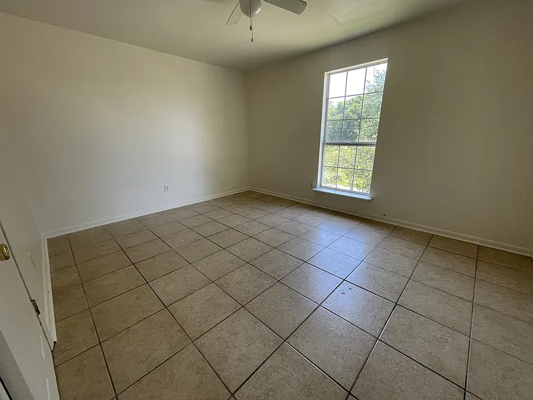 2429 Octavia Dr — Photo 4