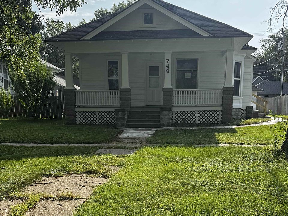1st image of 744 N 6th St