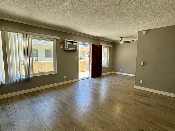 3rd image of 2150 N Beachwood Dr APT 1
