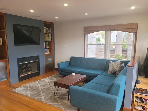 2nd image of 1295 E Santa Clara St