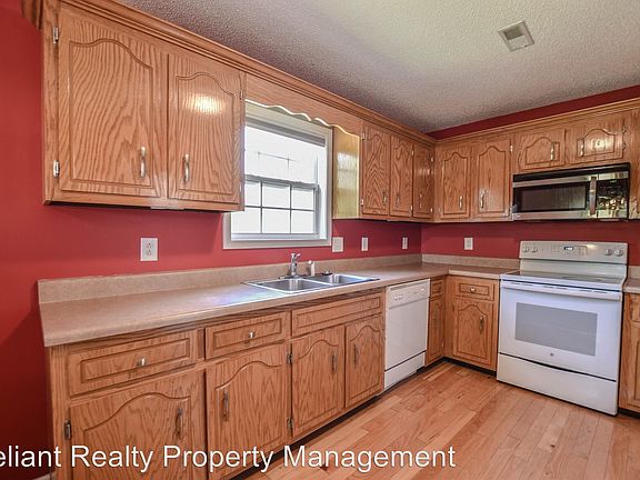 5th image of 115 West Dr