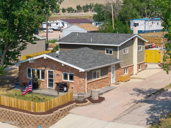 413 N Yellowstone Ave, Moorcroft, WY 82721