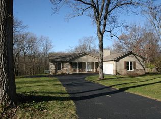 38 Wooden Bridge Dr, Yorkville, IL 60560