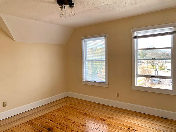 5th image of 7 Rena St #3